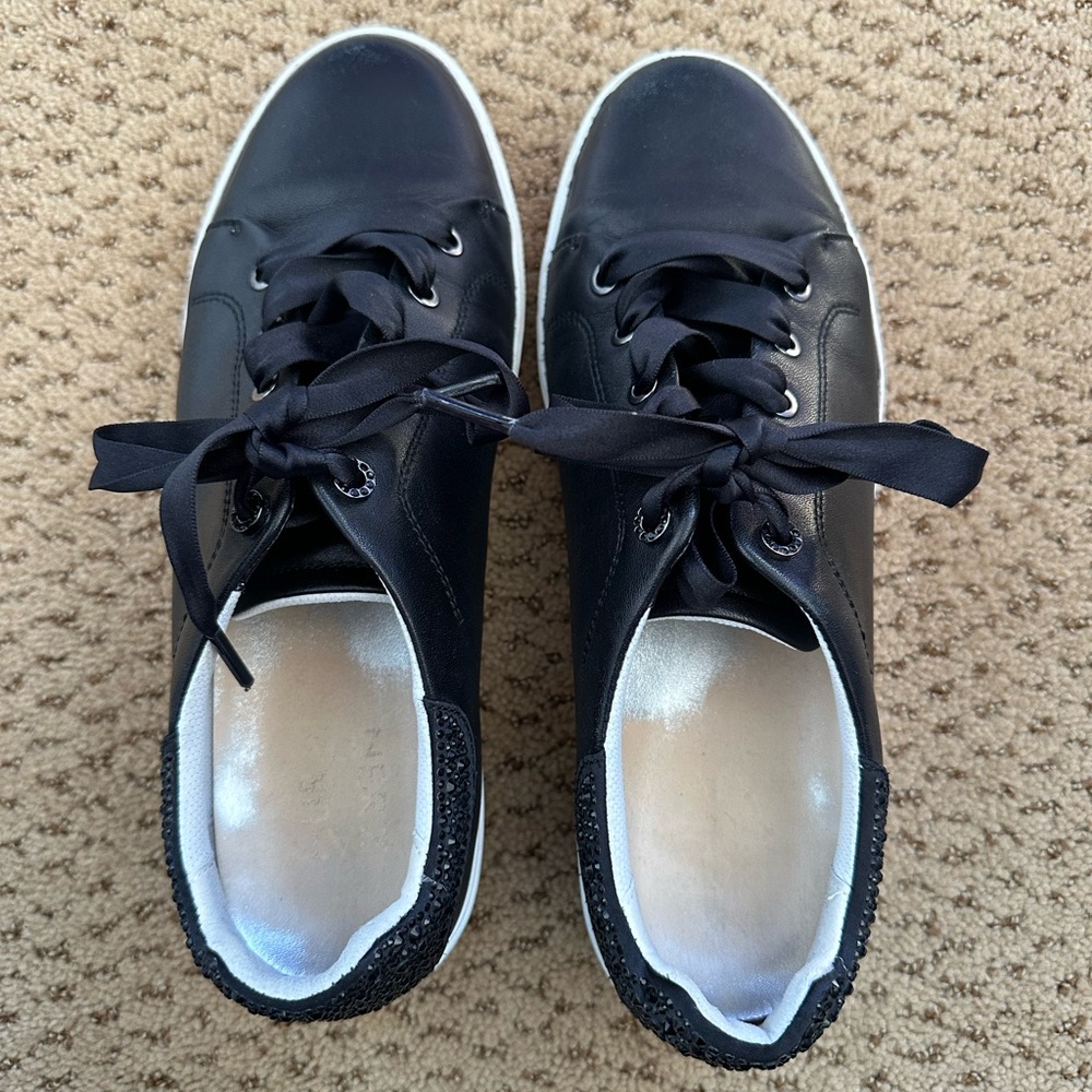 Naturalizer Black Sneakers Classic Design